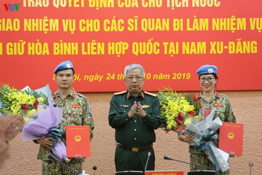 Tướng Nguyễn Chí Vịnh - người đưa hình ảnh bộ đội Cụ Hồ gần hơn với bạn bè quốc tế - Ảnh 3.
