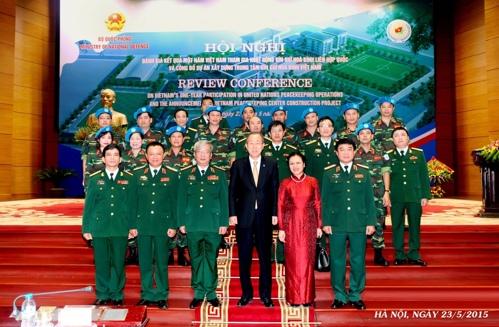 Tướng Nguyễn Chí Vịnh - người đưa hình ảnh bộ đội Cụ Hồ gần hơn với bạn bè quốc tế - Ảnh 1.