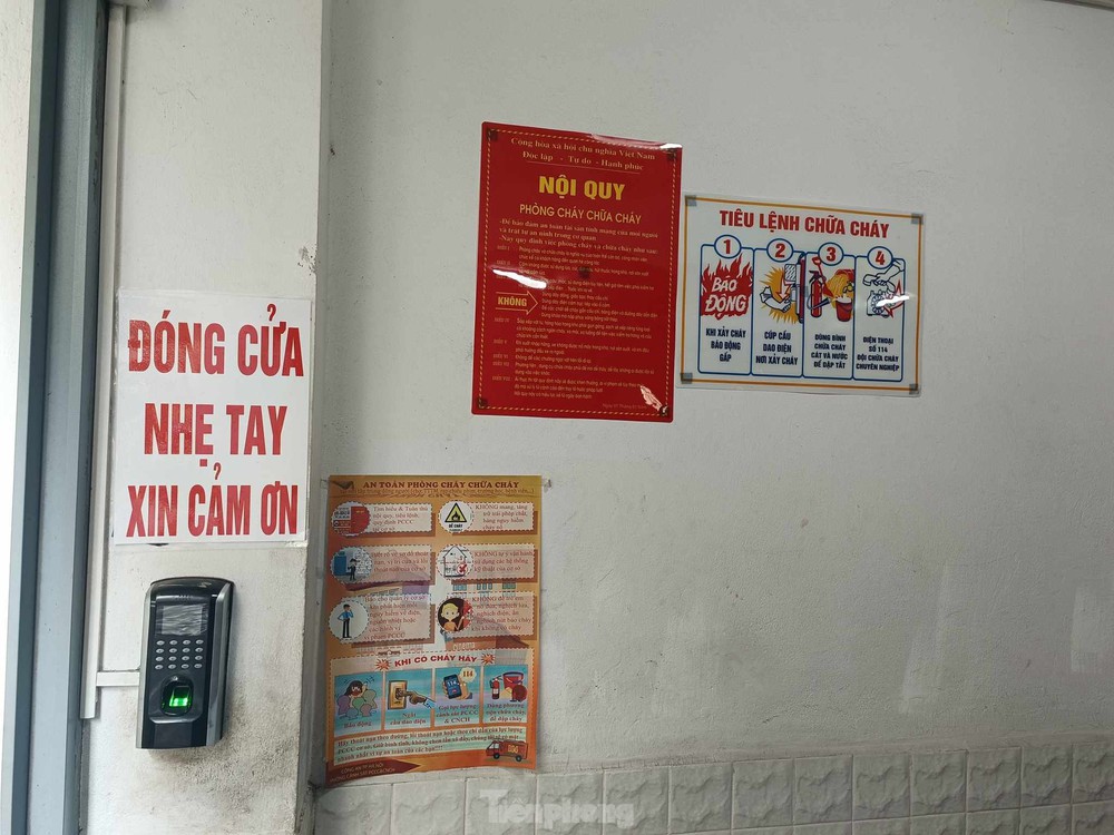 Theo đoàn liên ngành kiểm tra chung cư mini, nhà cho thuê trọ ở Hà Nội - Ảnh 3.
