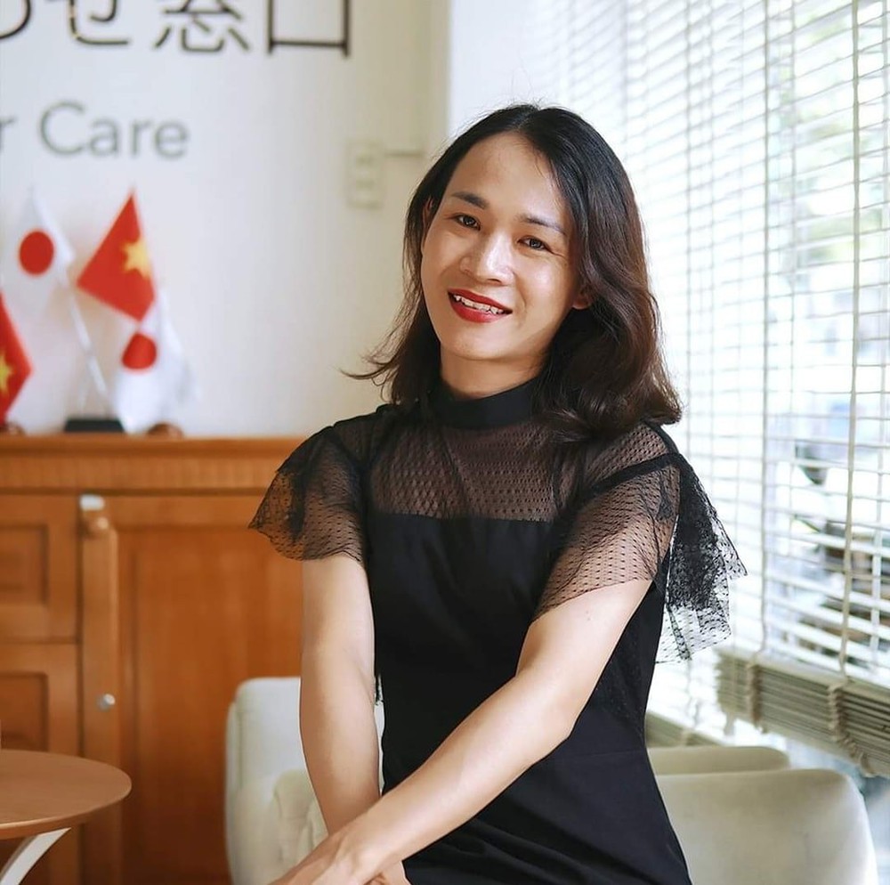 Gái xinh chuyển giới Lê Tiêu Linh và hành trình từ chàng kỹ sư thành cô giáo tiếng Anh gây bão TikTok