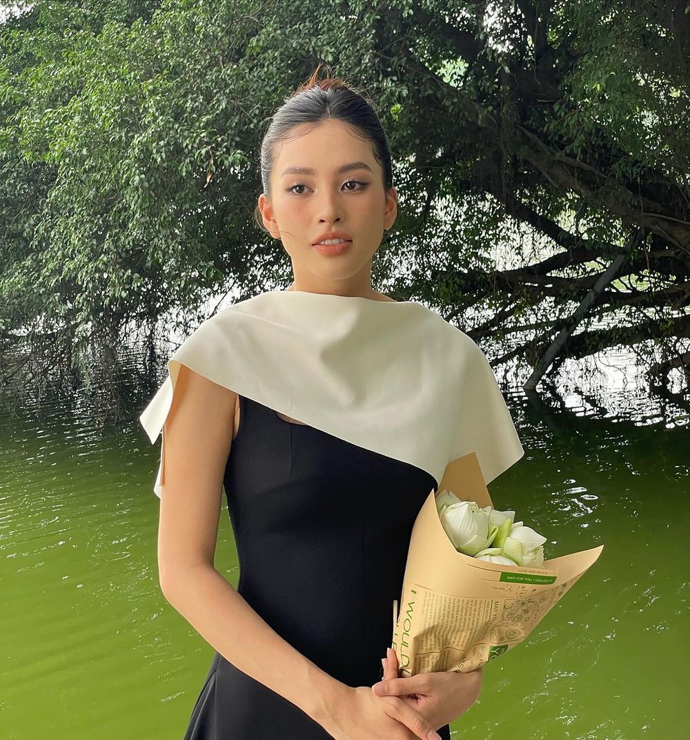 Dàn hoa, á hậu mặc áo dài trong kỳ nghỉ lễ Quốc khánh - Ảnh 12. Dàn hoa, á hậu mặc áo dài trong kỳ nghỉ lễ Quốc khánh - Ảnh 12.