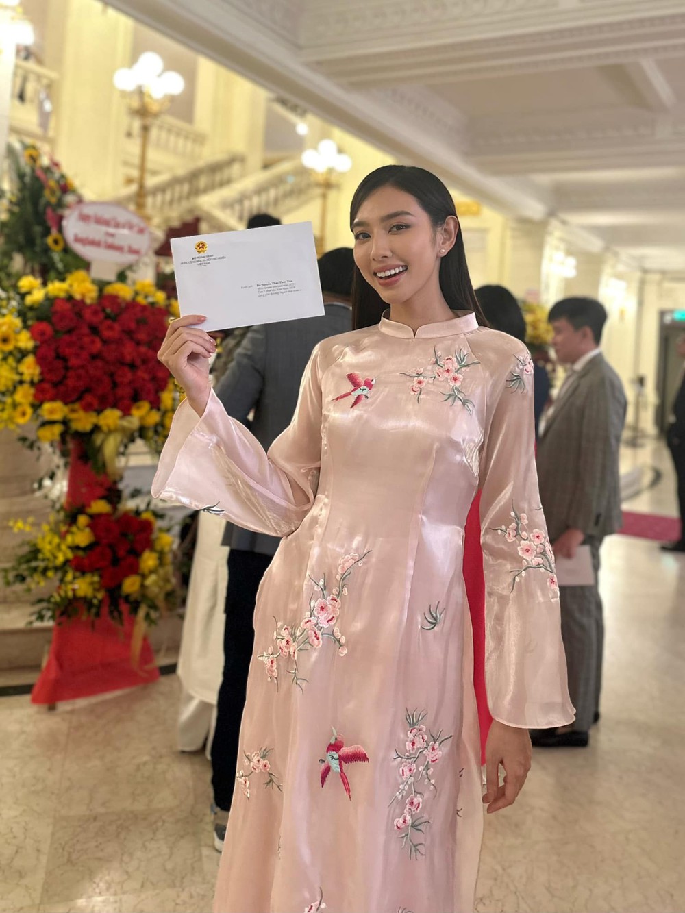 Dàn hoa, á hậu mặc áo dài trong kỳ nghỉ lễ Quốc khánh - Ảnh 4. Dàn hoa, á hậu mặc áo dài trong kỳ nghỉ lễ Quốc khánh - Ảnh 4.