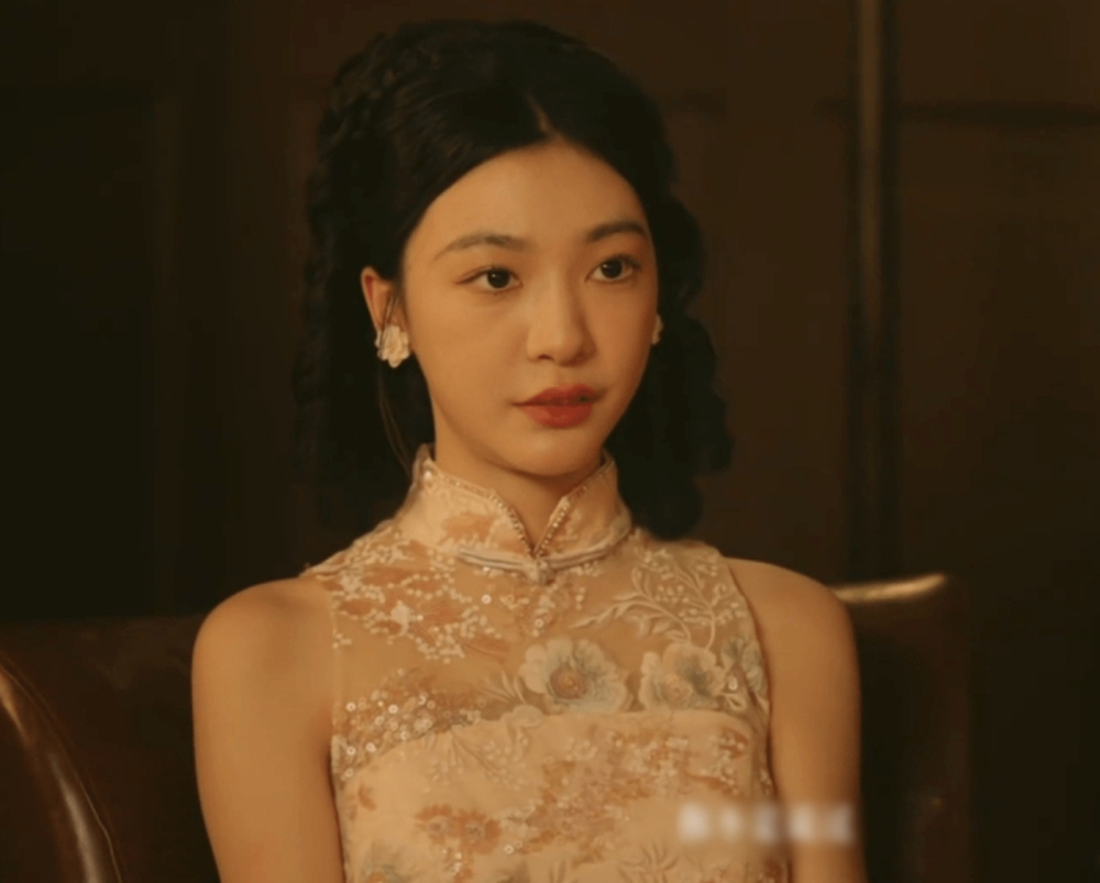 Hot girl mạng 20 triệu fan đóng vai kinh điển của Lưu Diệc Phi, nhan sắc ra sao mà bị chê kém xa thần tiên tỷ tỷ? - Ảnh 2. Hot girl mạng 20 triệu fan đóng vai kinh điển của Lưu Diệc Phi, nhan sắc ra sao mà bị chê kém xa thần tiên tỷ tỷ? - Ảnh 2.