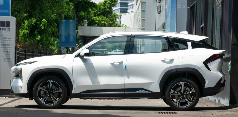 Mẫu SUV ăn xăng 1,3 lít/100km vừa trình làng đã gây sốt, giá hơn 600 triệu đồng thách thức Hyundai Tuson - Ảnh 3.