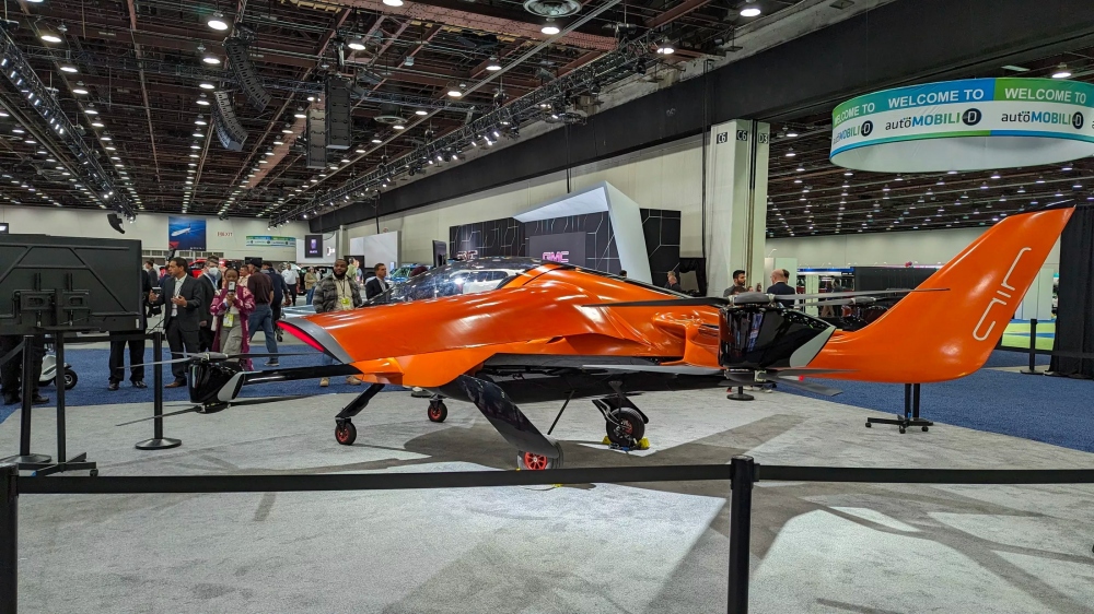 Ô tô bay Air One Quadcopter dự kiến sẽ có mặt trên thị trường vào cuối năm 2024 - Ảnh 2.