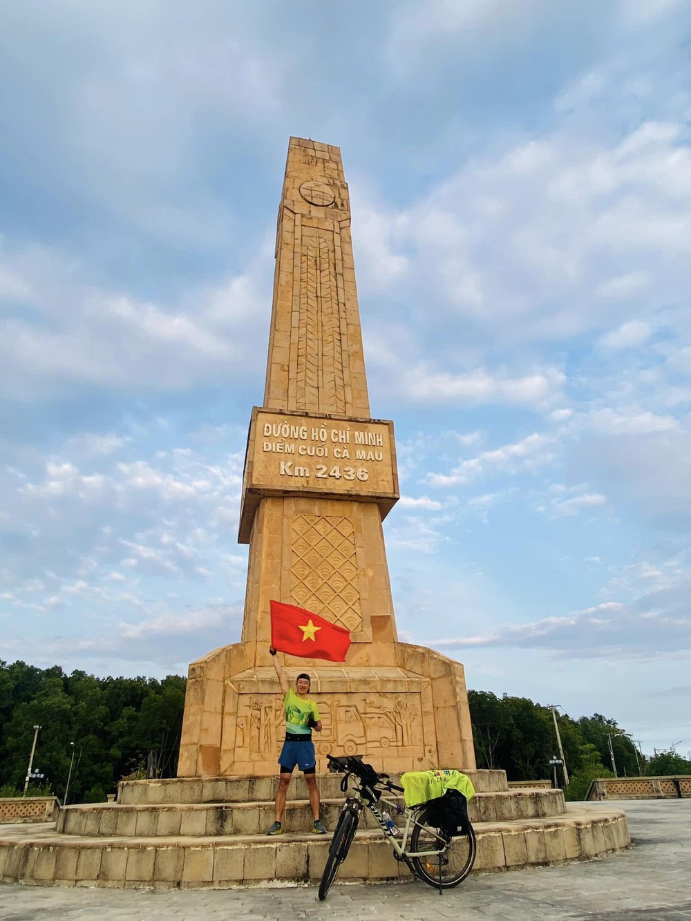 Phát hiện mắc ung thư, chàng Đại uý vực dậy bằng chuyến đạp xe xuyên Việt, đạt nhiều thành tích đáng nể