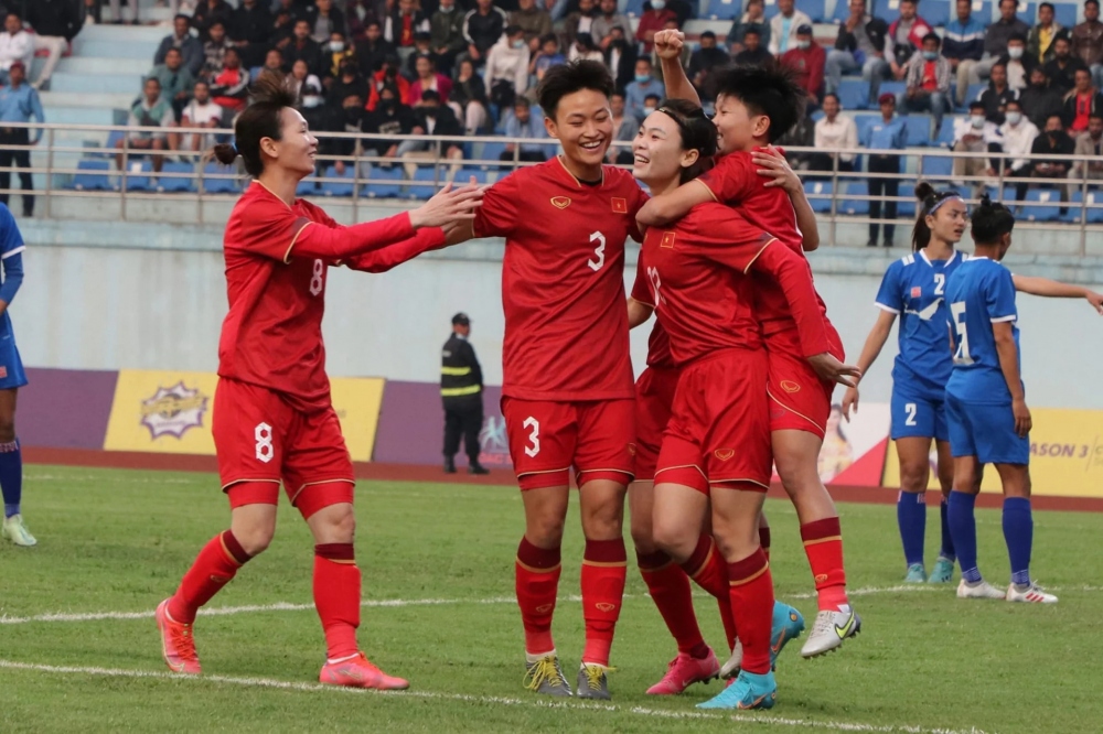 Lịch thi đấu bóng đá 22/9: ĐT nữ Việt Nam ra quân tại ASIAD 19 - Ảnh 1.