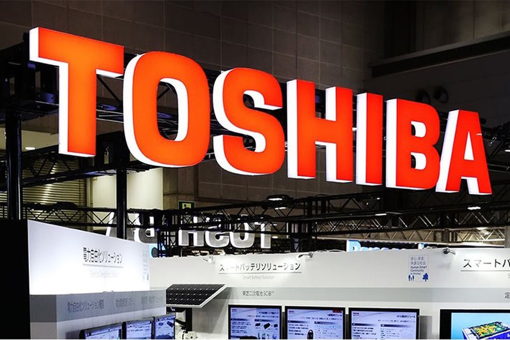 Kết thúc 74 năm hoàng kim, Toshiba chính thức bán mình với 13,5 tỷ USD, hủy giao dịch trên sàn chứng khoán - Ảnh 1.