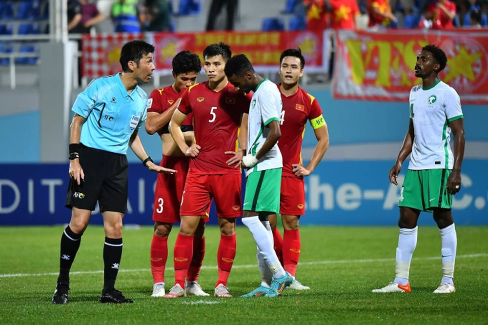 Từng chơi “rực lửa” trước U23 Saudi Arabia, U23 Việt Nam lúc này vẫn khiến HLV Hoàng Anh Tuấn “đau đầu” suy ngẫm - Ảnh 3.
