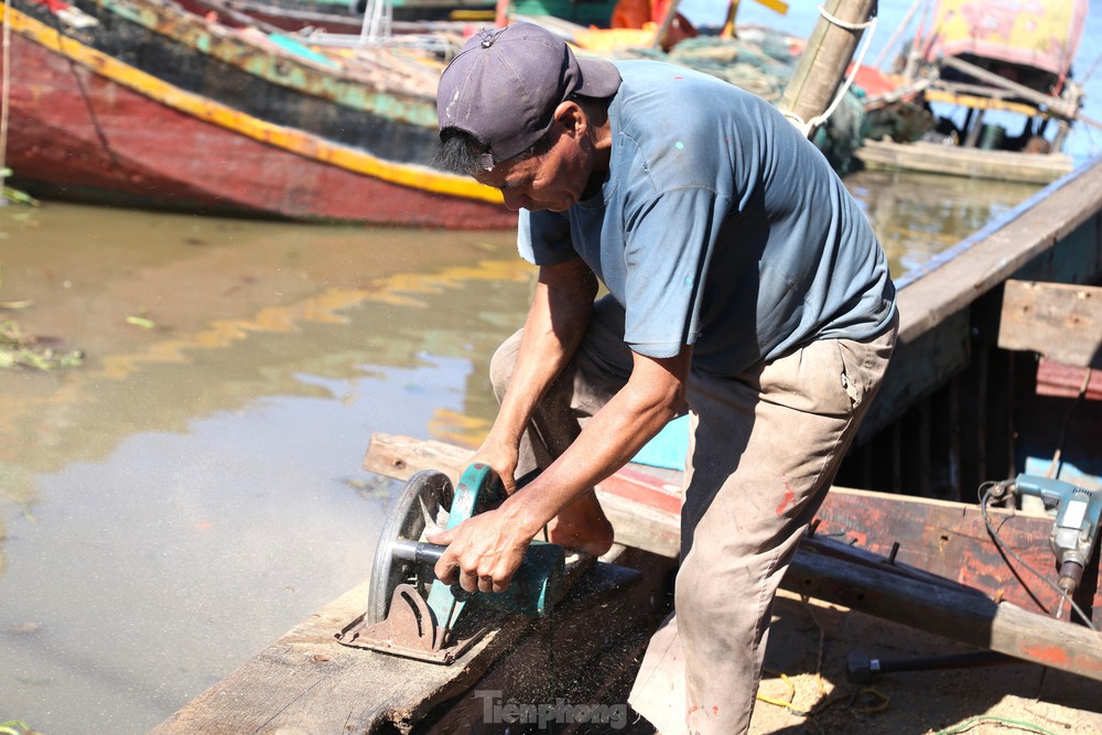 Nhọc nhằn nghề bắt bệnh cho tàu thuyền - Ảnh 3.