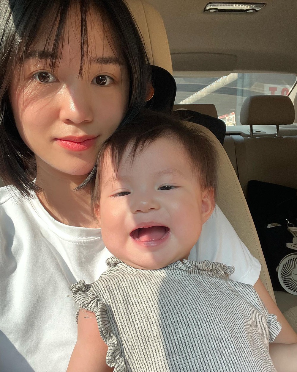 Con gái của Salim và chồng thiếu gia: Mới 1 tuổi đã sở hữu lượng fan “khủng” trên MXH, là tiểu thư tập đoàn lớn