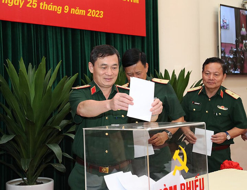 Lấy phiếu tín nhiệm 6 Phó Tổng Tham mưu trưởng Quân đội nhân dân Việt Nam - Ảnh 1.