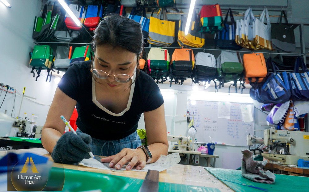 Túi thời trang "Made in Vietnam" từ chất liệu chẳng ai ngờ: Nhìn độ "độc" và giá cả, nhiều người sẽ muốn có cho mình một chiếc