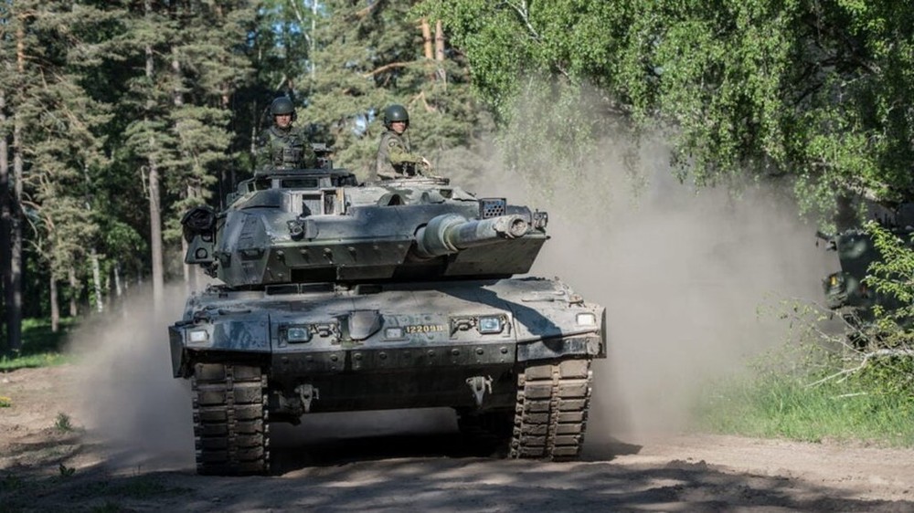 Xe tăng Stridsvagn 122 của Thụy Điển bộc lộ nhược điểm lớn - Ảnh 8.