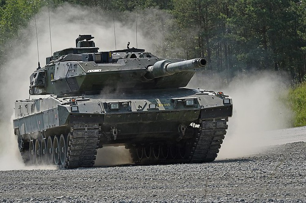 Xe tăng Stridsvagn 122 của Thụy Điển bộc lộ nhược điểm lớn - Ảnh 9.