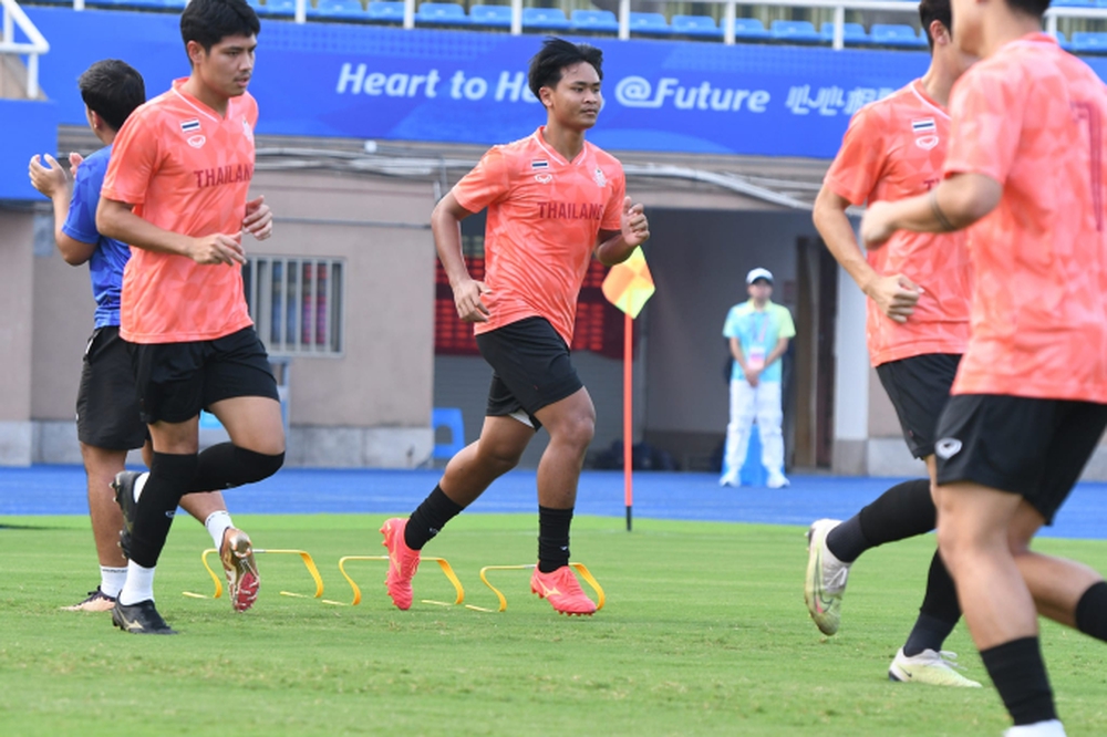 HLV Thái Lan muốn tránh “vết xe đổ” của U23 Việt Nam trước trận đấu sống còn ở ASIAD - Ảnh 2.