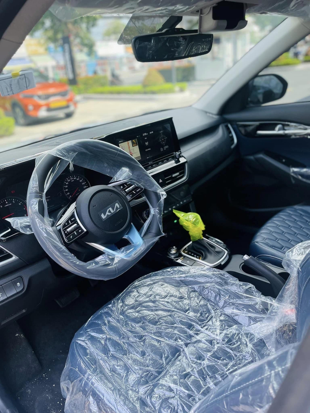 Ảnh thực tế Kia Seltos X-Line vừa về đại lý, giá 714 triệu gần bằng CX-5 bản base - Ảnh 7. Ảnh thực tế Kia Seltos X-Line vừa về đại lý, giá 714 triệu gần bằng CX-5 bản base - Ảnh 7.