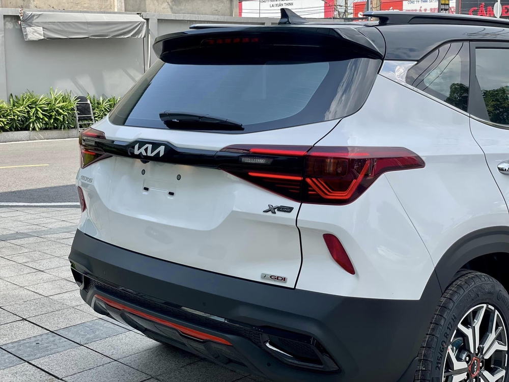 Ảnh thực tế Kia Seltos X-Line vừa về đại lý, giá 714 triệu gần bằng CX-5 bản base - Ảnh 4. Ảnh thực tế Kia Seltos X-Line vừa về đại lý, giá 714 triệu gần bằng CX-5 bản base - Ảnh 4.