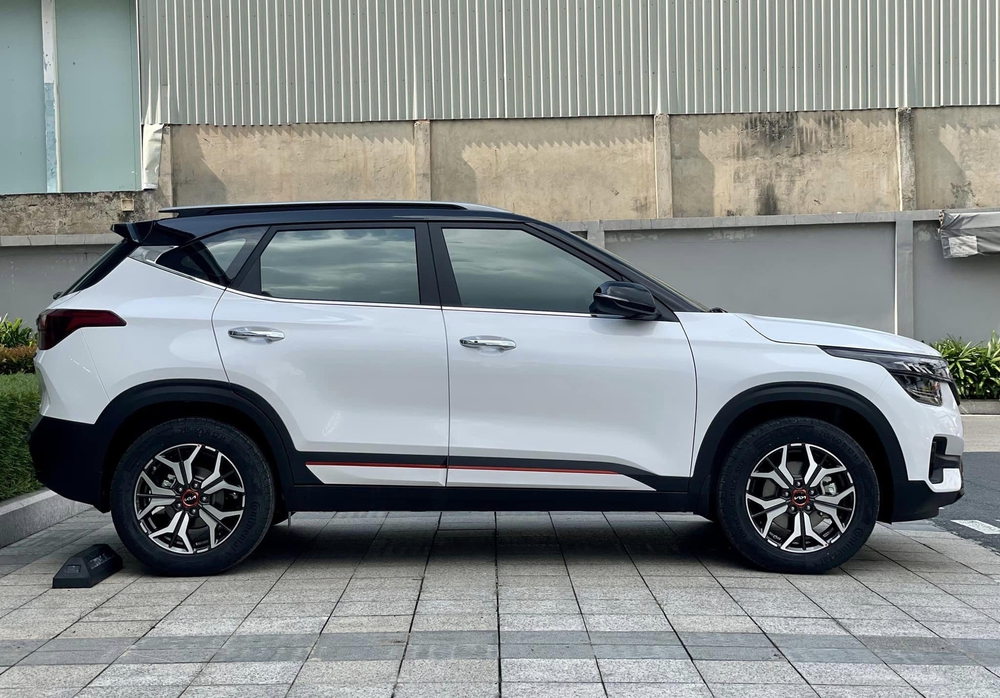 Ảnh thực tế Kia Seltos X-Line vừa về đại lý, giá 714 triệu gần bằng CX-5 bản base - Ảnh 3. Ảnh thực tế Kia Seltos X-Line vừa về đại lý, giá 714 triệu gần bằng CX-5 bản base - Ảnh 3.