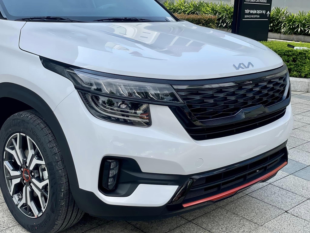 Ảnh thực tế Kia Seltos X-Line vừa về đại lý, giá 714 triệu gần bằng CX-5 bản base - Ảnh 2. Ảnh thực tế Kia Seltos X-Line vừa về đại lý, giá 714 triệu gần bằng CX-5 bản base - Ảnh 2.