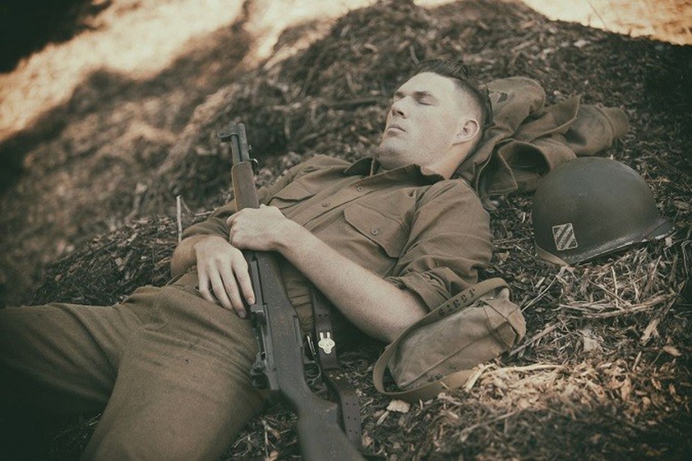 Kỹ thuật ngủ kiểu quân sự gây sốt cộng đồng mạng - Ảnh 1.