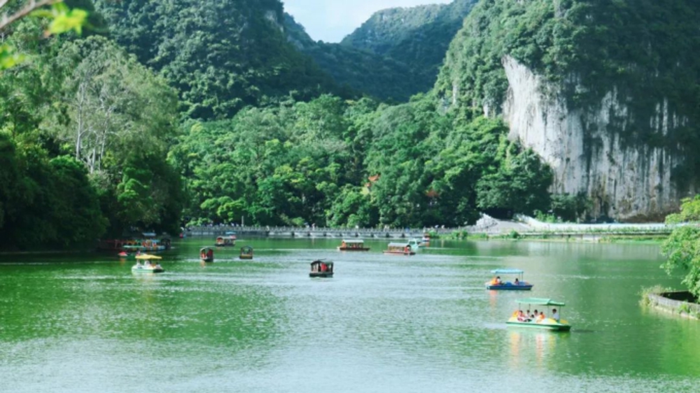 Chuyện lạ đời ở Liễu Châu: Đi khắp thành phố chỉ bằng 10 nghìn đồng, khắp nơi đậm mùi đặc trưng của món bún ốc ai ăn cũng nghiện - Ảnh 3.