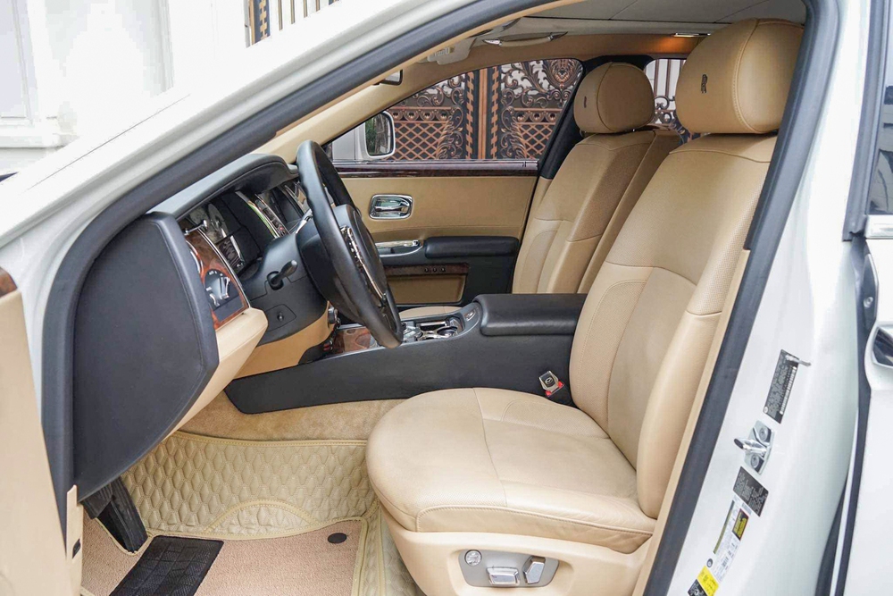 Rolls-Royce Ghost đỉnh cao của nhà giàu Việt một thời bán lại chỉ 5,8 tỷ, ngang Mercedes-Benz S-Class đập hộp - Ảnh 7.