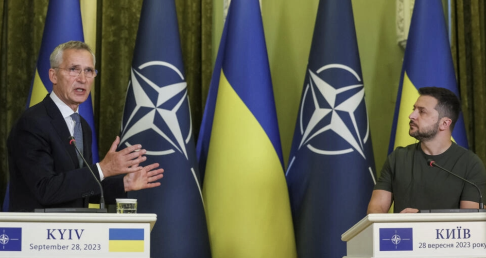 NATO tăng sản xuất vũ khí cho Ukraine: BTQP Anh, Pháp tới Kiev bàn về viện trợ quân sự - Ảnh 1.
