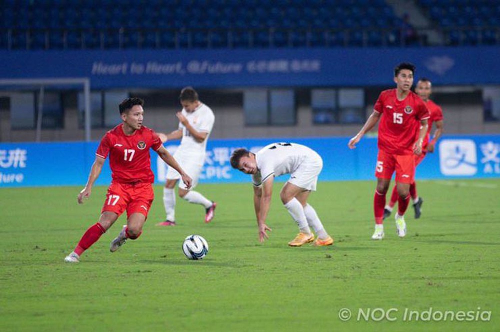 Mất bàn thắng theo cách đen đủi, U23 Indonesia ngậm ngùi rời Asiad sau 120 phút kịch tính - Ảnh 1.