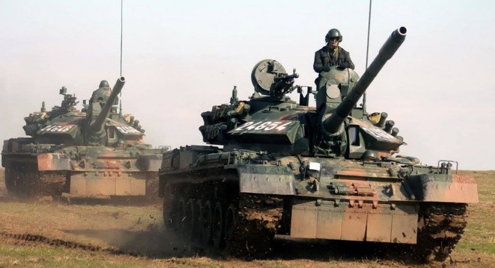 Vì sao Romania không loại biên xe tăng T-55 khi đã có M1 Abrams? - Ảnh 2.