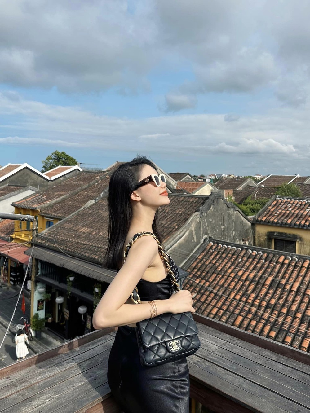 Ảnh đời thường nóng bỏng của Bùi Quỳnh Hoa vừa đăng quang Miss Universe Vietnam - Ảnh 9.