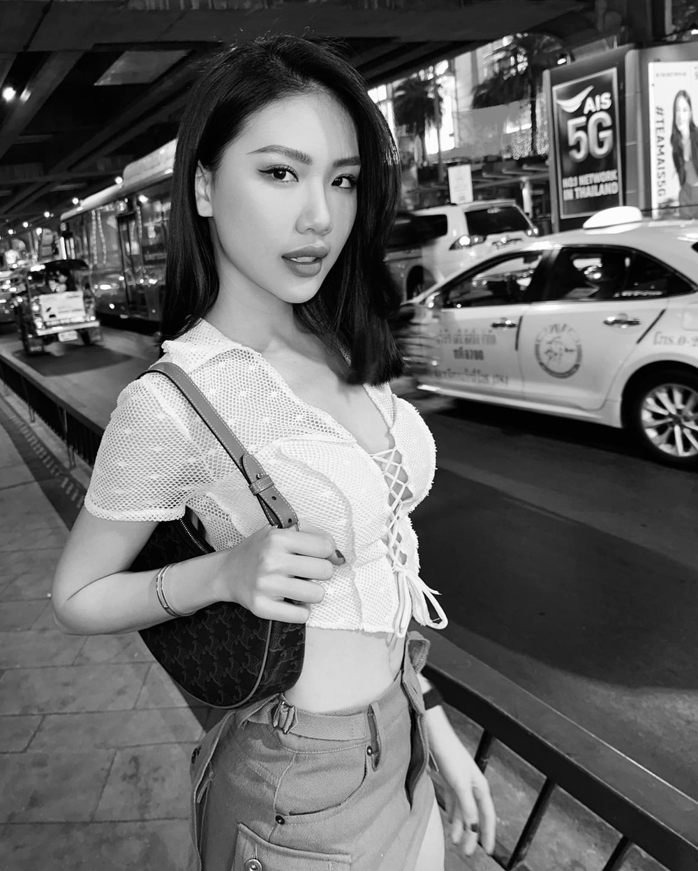 Ảnh đời thường nóng bỏng của Bùi Quỳnh Hoa vừa đăng quang Miss Universe Vietnam - Ảnh 8.