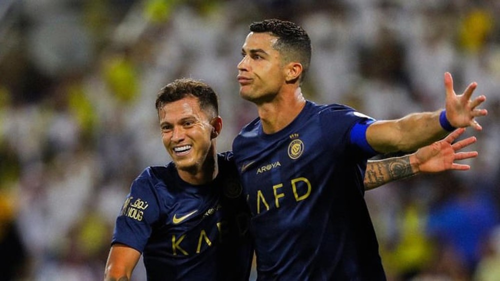 Ronaldo ghi bàn, kiến tạo xuất sắc, Al Nassr nối dài mạch thắng - Ảnh 1.