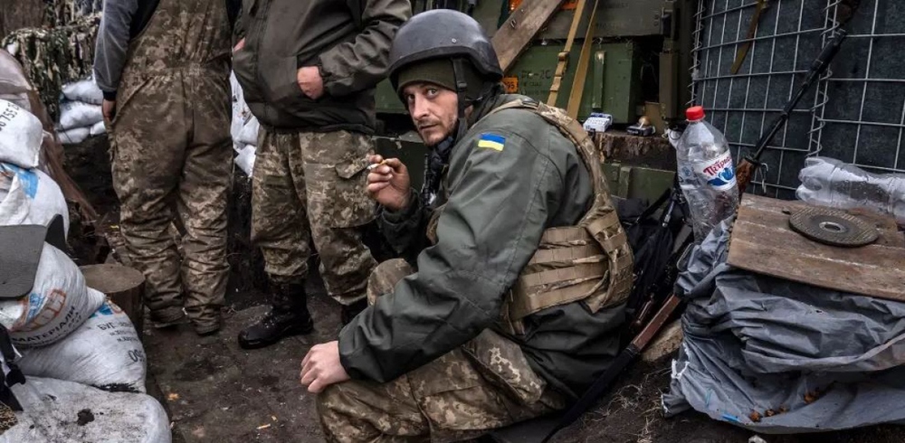 Tân binh Ukraine được NATO huấn luyện thừa nhận bị quân đội Nga áp đảo - Ảnh 1.