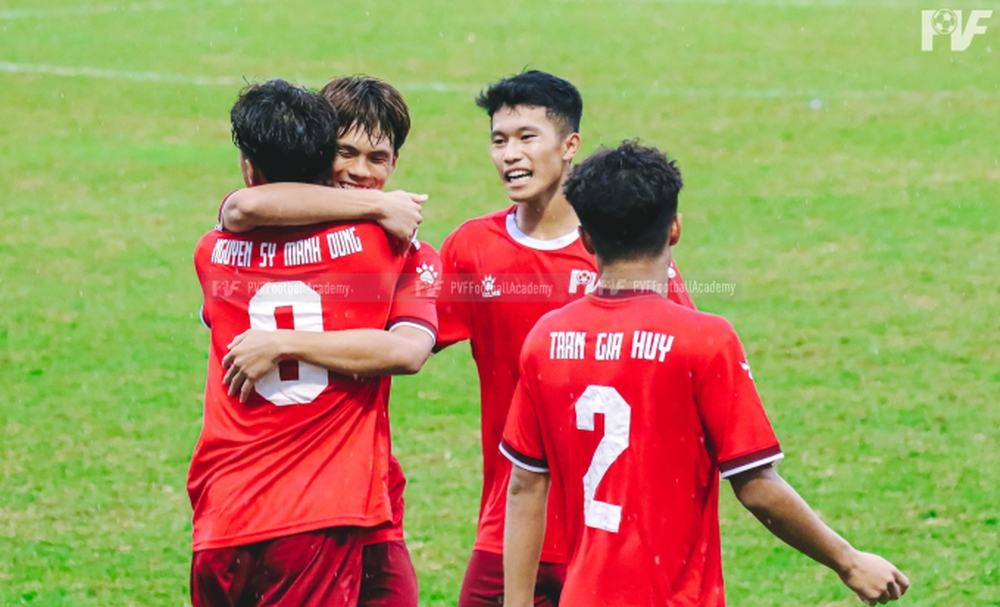 Đánh bại U16 Porto theo kịch bản nghẹt thở, đội bóng Việt Nam giành HCĐ giải quốc tế - Ảnh 3.