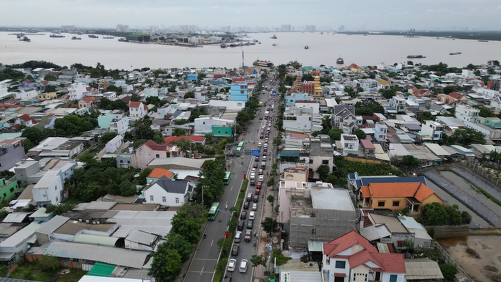 Người nghỉ lễ quay lại TP HCM, giao thông ùn tắc nhiều nơi - Ảnh 11.