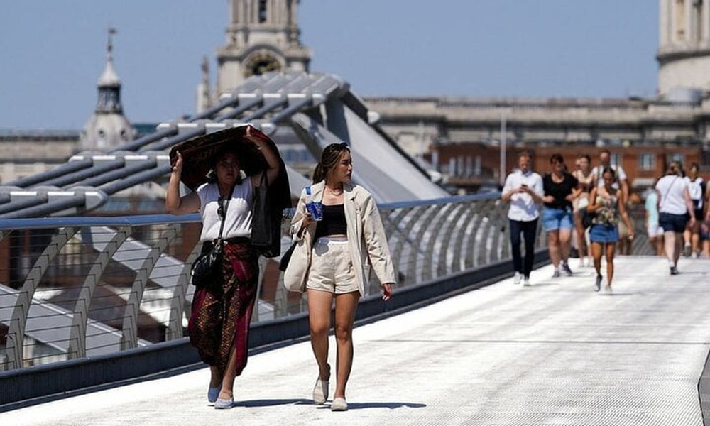 Tháng 9 là tháng nóng kỷ lục ở hàng loạt quốc gia châu Âu - Ảnh 1.