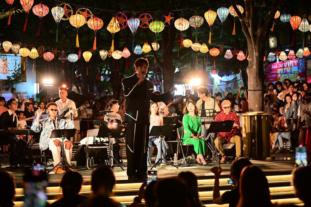 Ngô Kiến Huy, Suni Hạ Linh gây sốt với đêm nhạc ở Nhật Bản - Ảnh 1.
