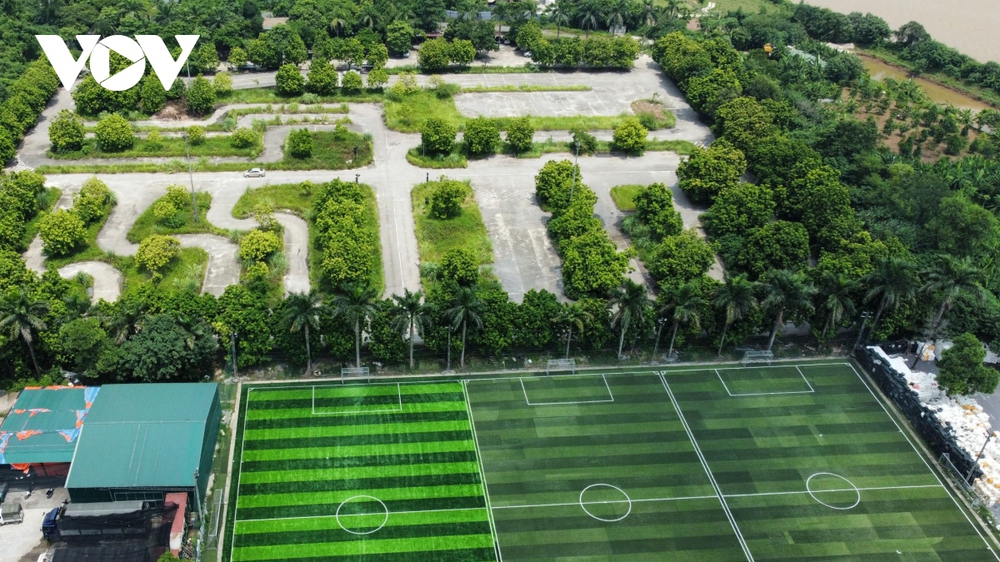 Bãi phế thải xây dựng khổng lồ trên đất bãi sông Hồng hoạt động mùa mưa bão - Ảnh 7.