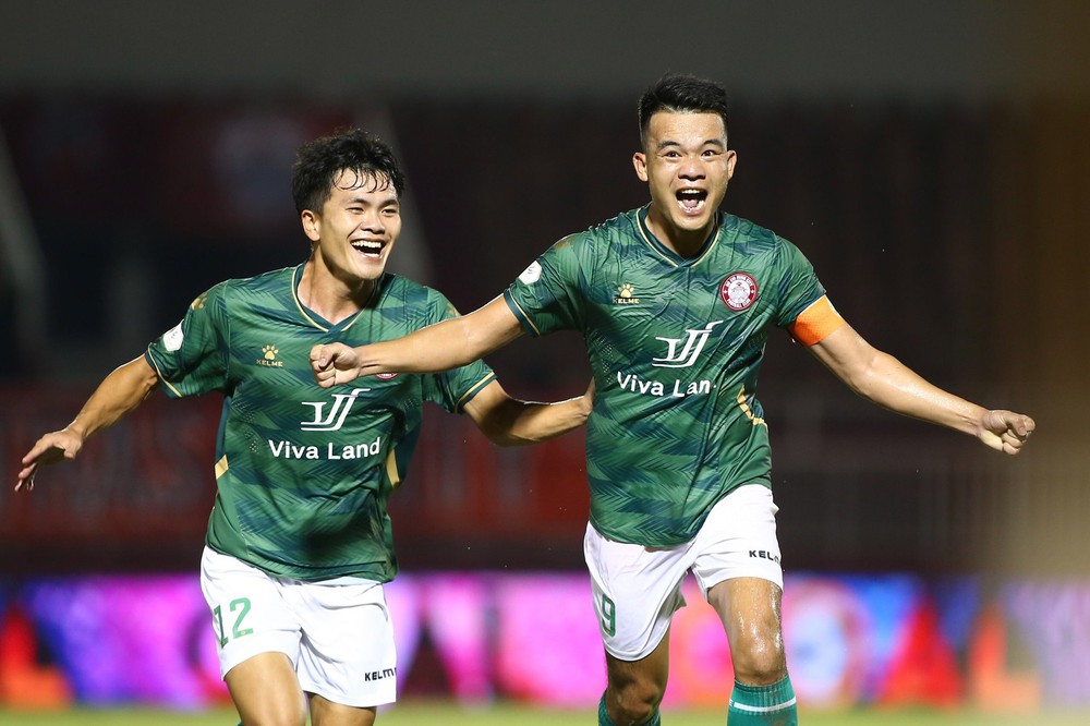 Tân binh V.League khuấy đảo thị trường chuyển nhượng, liên tiếp chiêu mộ hai cựu tuyển thủ Việt Nam? - Ảnh 1.