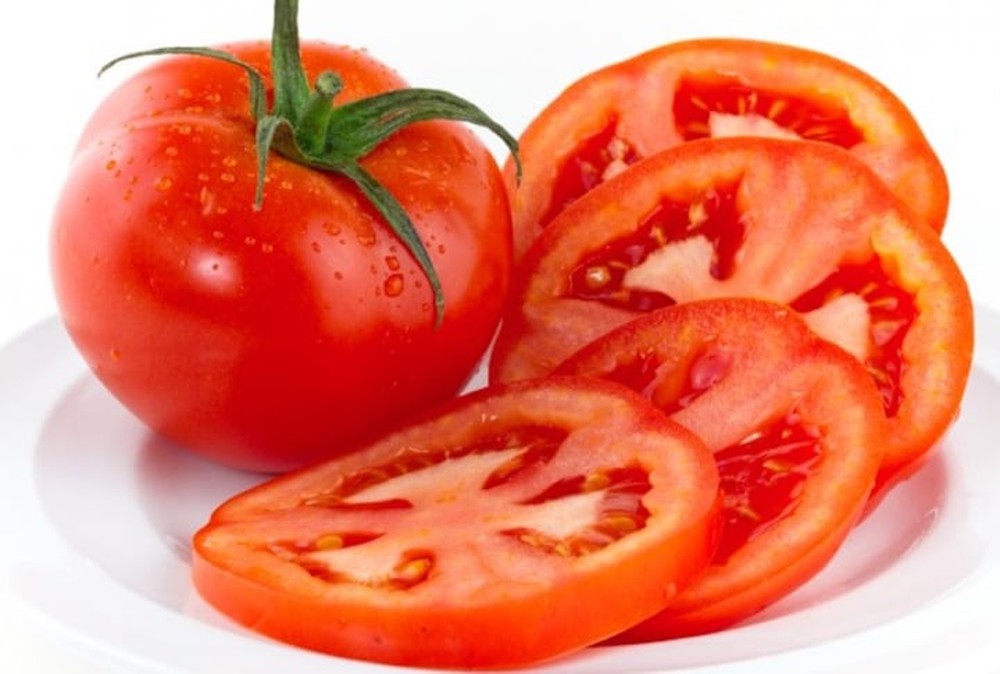 Có nên bỏ hạt và vỏ cà chua khi chế biến? - Ảnh 1.