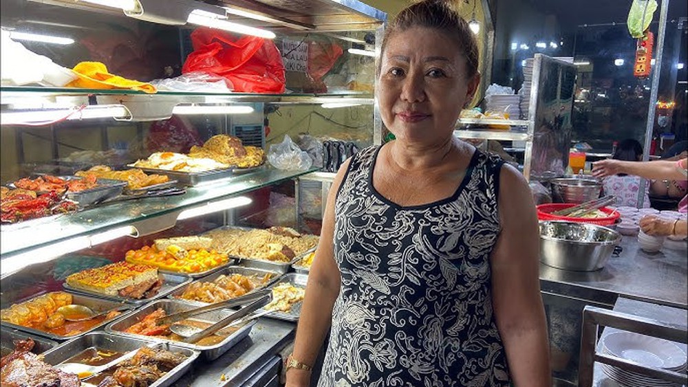 Quán cơm tấm duy nhất ở Sài Gòn có món chả cua nướng nồi gang, đỉnh nhất là miếng sườn bự tràn dĩa - Ảnh 1.