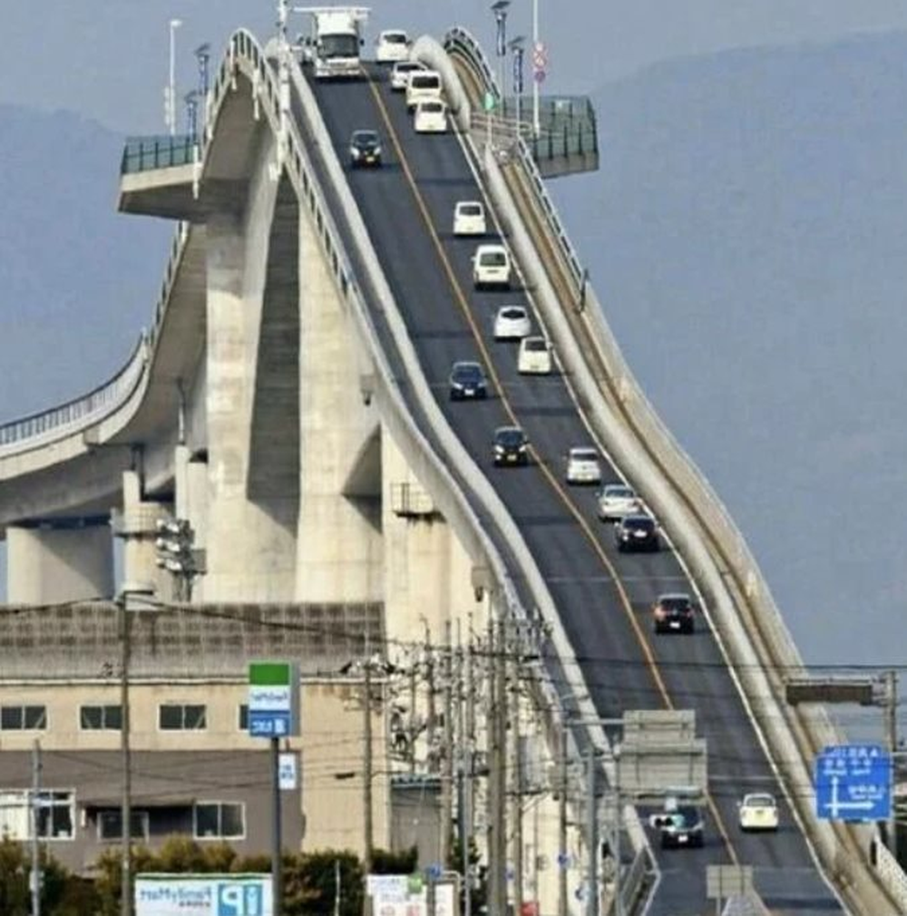 Chi hơn 4,8 nghìn tỷ xây cầu, Nhật Bản khiến thế giới ngỡ ngàng với công trình ‘dốc đứng lên trời’ độc nhất vô nhị - Ảnh 4.