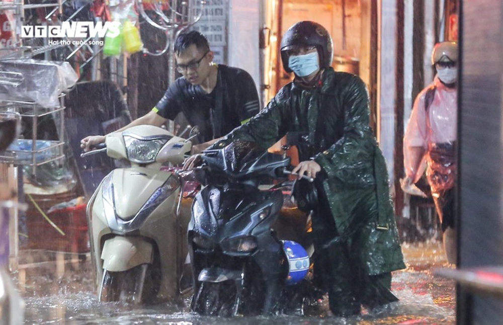 Thời tiết ngày 7/9: Bắc Bộ trời nắng nóng, chiều tối và đêm đề phòng mưa dông - Ảnh 1.