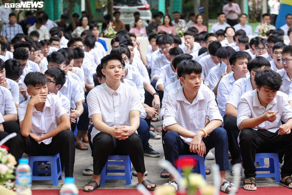 Ngôi trường độc nhất, vô nhị: Học sinh không dùng điện thoại, 2 tháng mới về nhà - Ảnh 3.