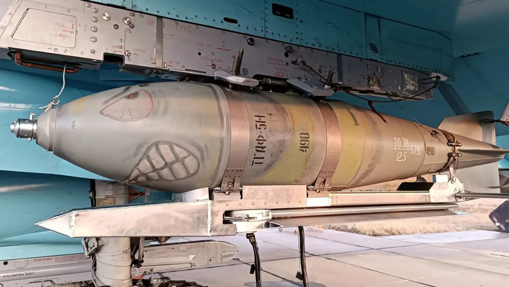 Nga biến bom hạng nặng thành bom thông minh, đánh trúng mục tiêu ở Ukraine - Ảnh 2.