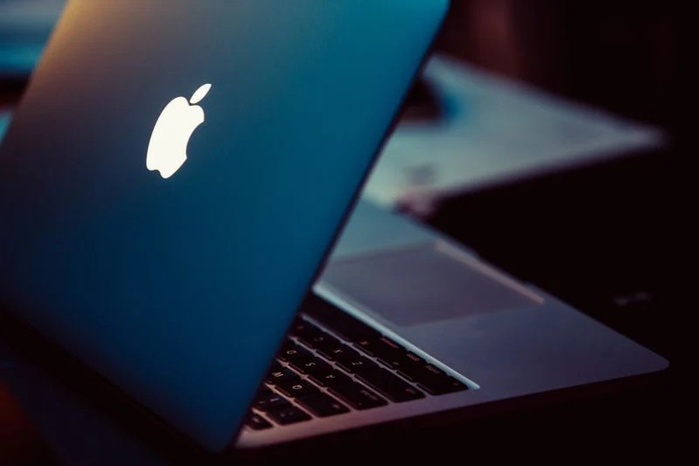 Apple sẽ ra mắt dòng MacBook giá rẻ vào năm tới để cạnh tranh với Chromebook - Ảnh 1.