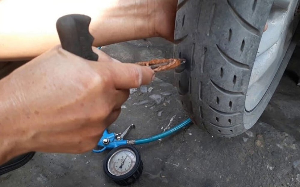 Có nên vá dùi lốp không săm?