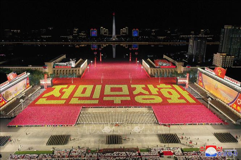 Triều Tiên duyệt binh kỷ niệm 75 năm Quốc khánh - Ảnh 1.