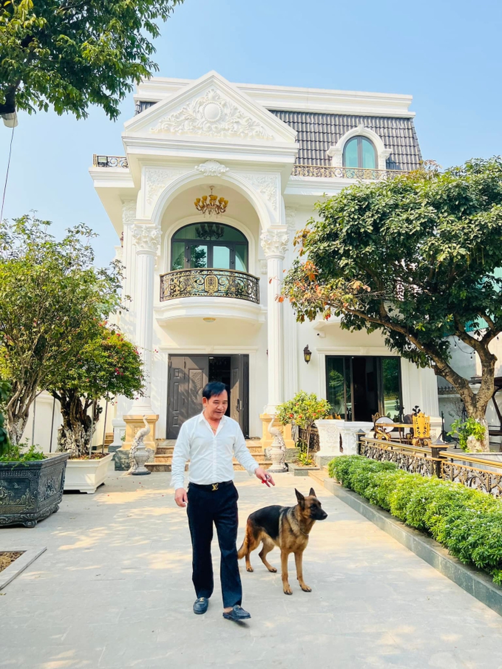 NSƯT Quang Tèo ở tuổi 61: Xây biệt thự bề thế, rộng 1000m2, nhưng ít khi ở nhà với vợ con vì mê chạy show - Ảnh 6.